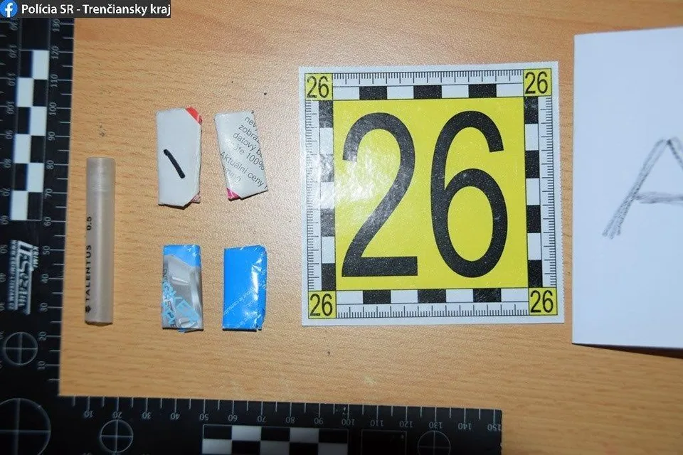 Read more about the article Polícia v Trenčíne obvinila drogových dílerov: Hrozí im 15-ročné väzenie