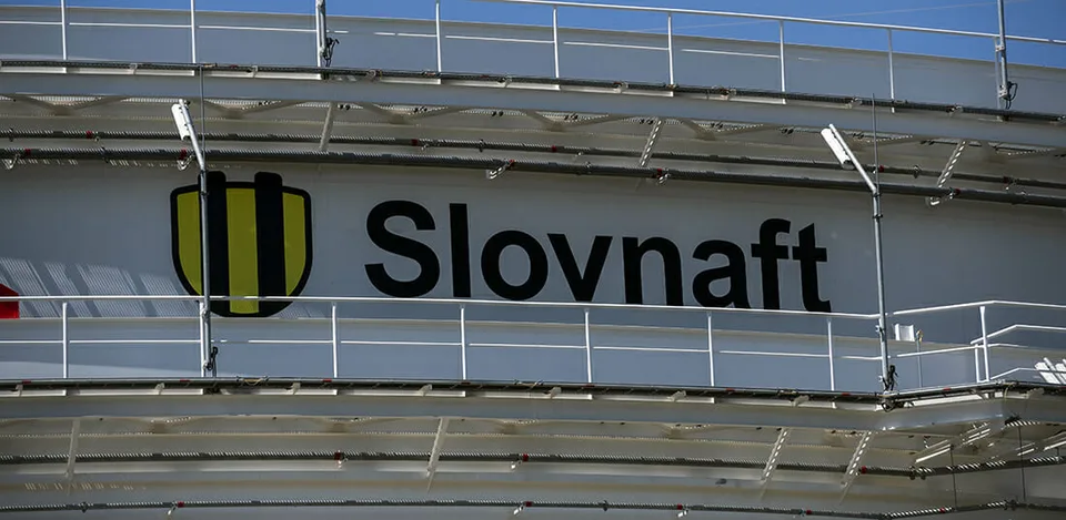 You are currently viewing Slovnaft zastavuje vývoz nafty na Ukrajinu, zásobovať bude domáci trh