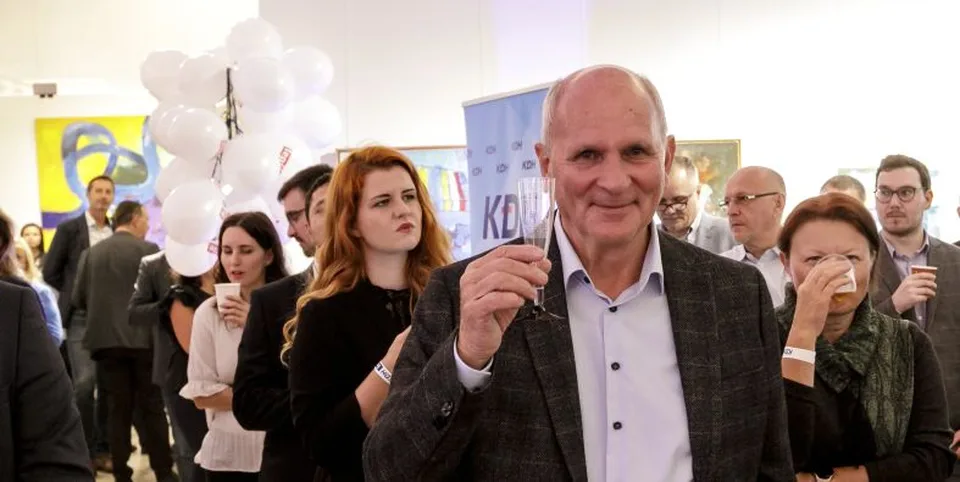 Read more about the article Mikloško sa vyjadruje za KDH. Vládu so Smerom vylúčil, s PS si to predstaviť vie. Členovia KDH zúria!