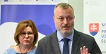 V popredí minister práce Milan Krajniak (Sme rodina)
