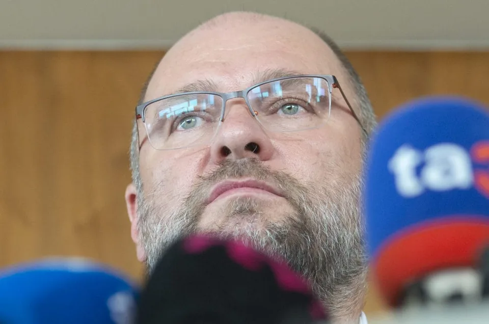 Read more about the article PRIESKUM Vláda Hlasu so SaS? Voliči poslali Pellegrinimu so Sulíkom jasný odkaz!