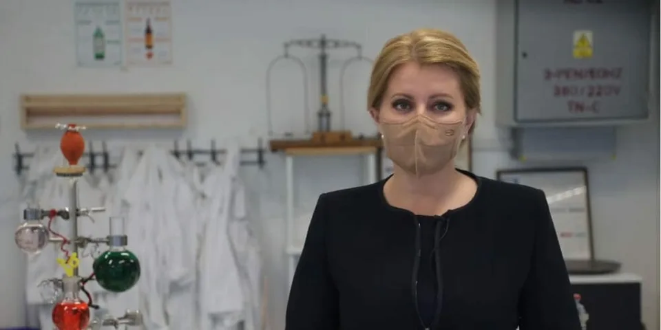Read more about the article VIDEO Prihovára sa učiteľom z laboratória? Prezidentka Čaputová takto ďakuje učiteľom