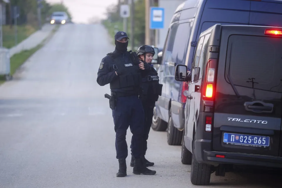 Read more about the article Srbské médiá: Polícia zatkla strelca podozrivého zo zabitia ôsmich ľudí