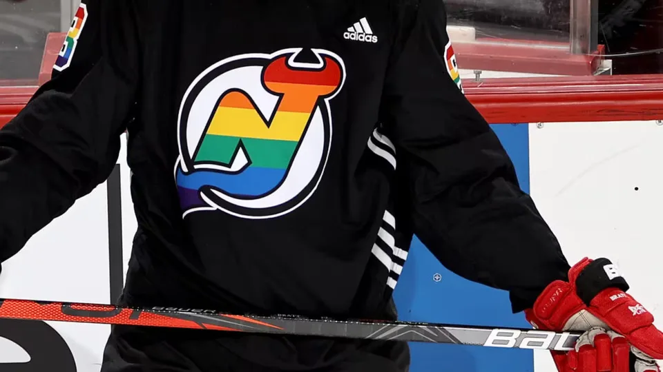 Read more about the article Blíži sa Trumpov triumf? Hokejová NHL zakázala podporu LGBTI komunity počas zápasov!