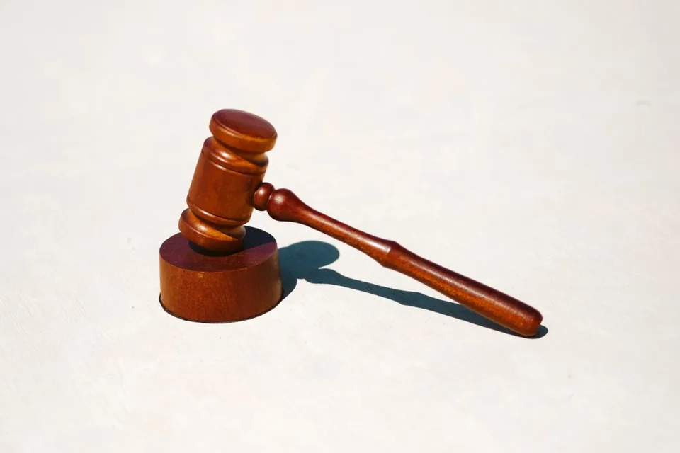 Read more about the article Súd v USA rozhodol: Doživotné väzenie pre matku, ktorá opustila batoľa a odišla na dovolenku