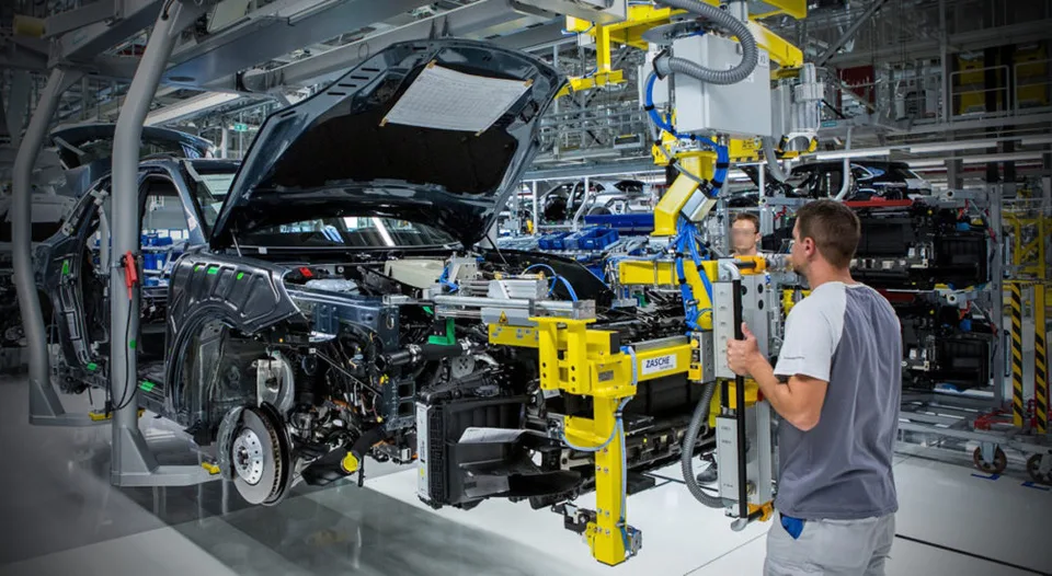 Read more about the article Odbyt Volkswagenu poriadne padol: Negatívny vývoj zasiahol všetky kľúčové predajné regióny!