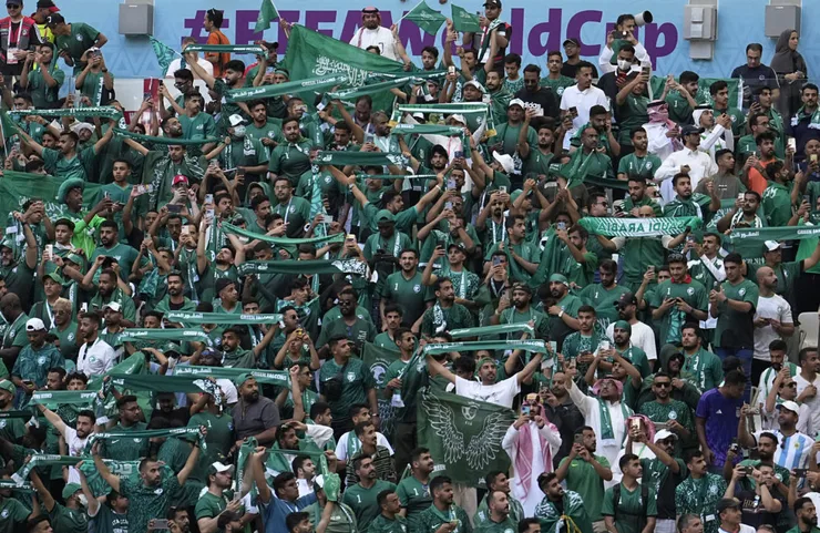 Fanúšikovia Saudskej Arábie na štadióne počas zápasu C-skupiny skupinovej fázy a MS vo futbale Argentína - Saudská Arábia v katarskom Lusaile 22. novembra 2022.