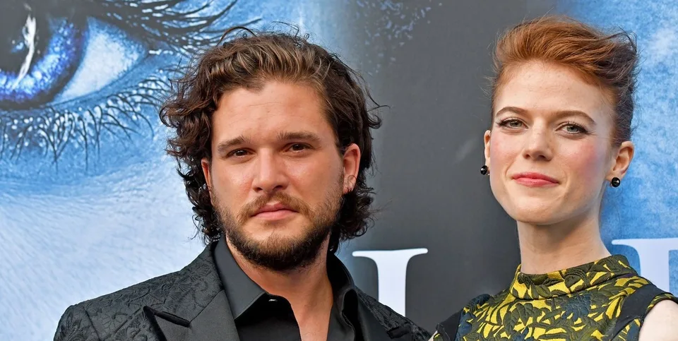 You are currently viewing Obľúbený Jon Snow zo seriálu Hra o tróny sa stal otcom!