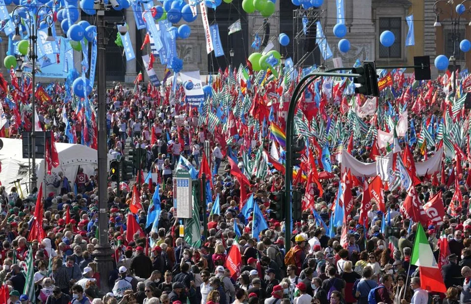 Read more about the article Obrovský ruch v Ríme: Desiatky tisíc ľudí protestovalo proti fašizmu!