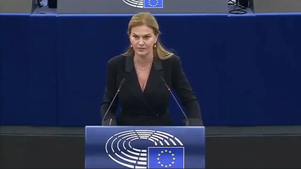Read more about the article Beňová o progresívcoch v EÚ: Poklonkujete cudzím krajinám, ste plačkovia brýzgajúci na Slovensko