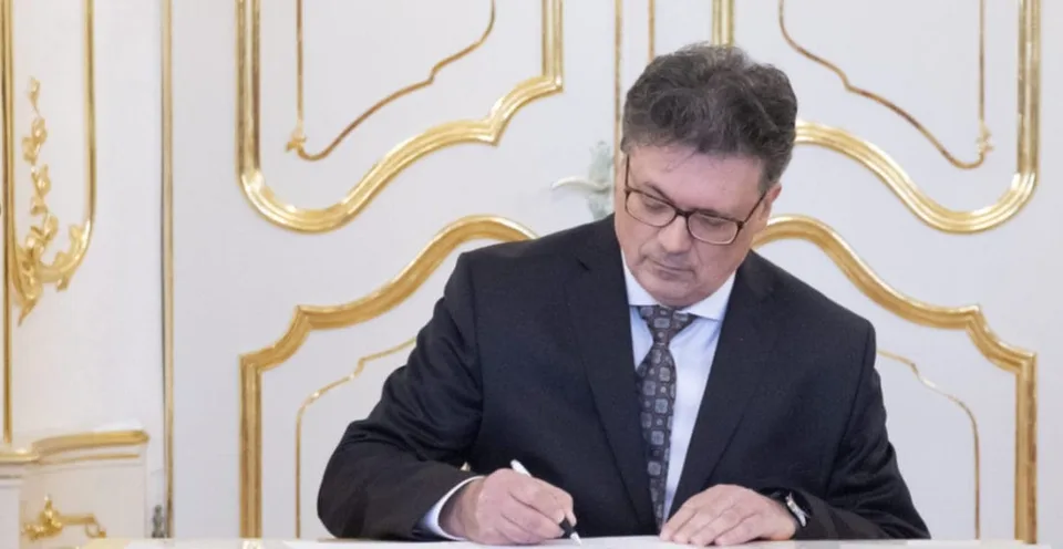 Read more about the article Mikloš, Pauhofová či Čekan vyzvali ministra školstva, aby odsúdil novelu školského zákona