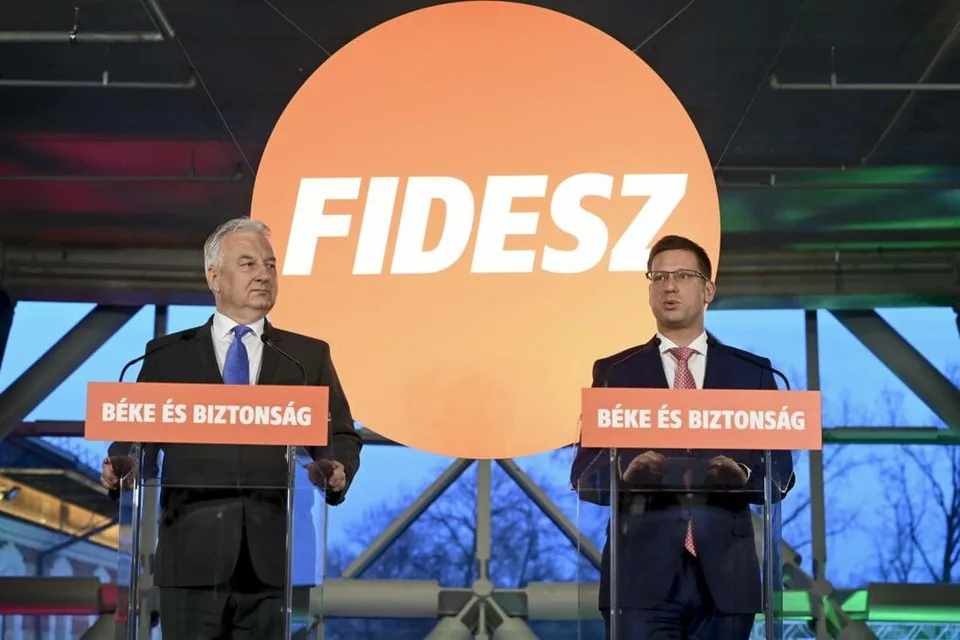 Read more about the article Politická pomsta v priamom prenose?! Do sídla Fideszu nabehlo policajné komando