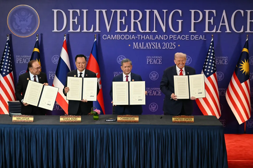 Read more about the article Lídri Kambodže a Thajska podpísali dohodu o prímerí, svedkom bol aj Trump