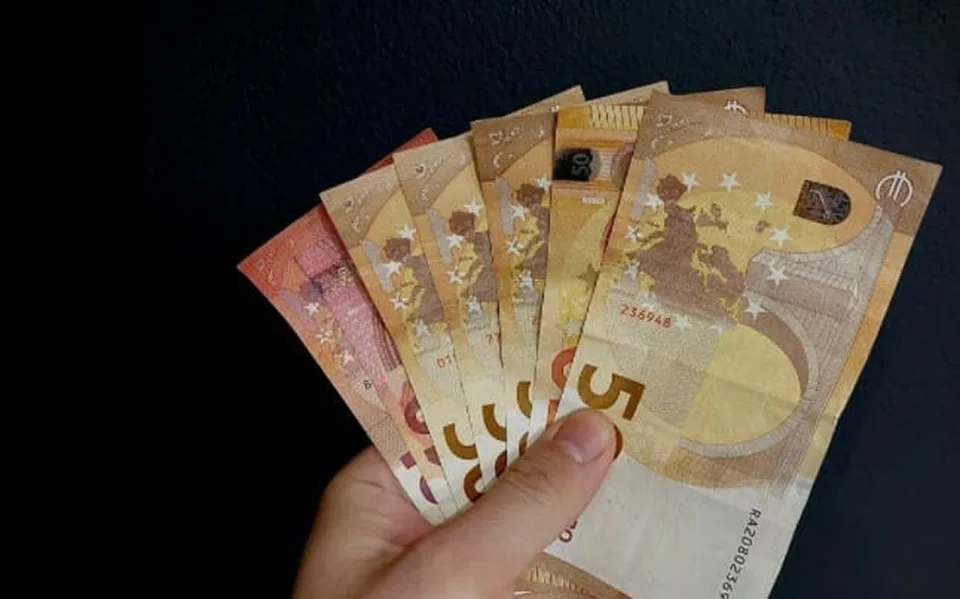 Read more about the article O eurobankovkách rozhodneme aj my! Do konca augusta môžeme centrálnej banke posunúť svoj názor