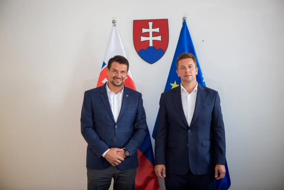 Read more about the article O čom diskutoval nezávislý kandidát na primátora Trnavy, Branislav Baroš s ministrom Doležalom?