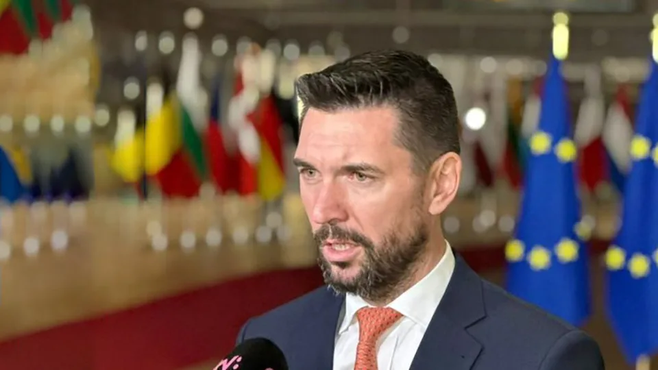 Read more about the article Nenechajte sa zblbnúť hoaxmi od progresívcov, odkazuje novinárom minister Takáč