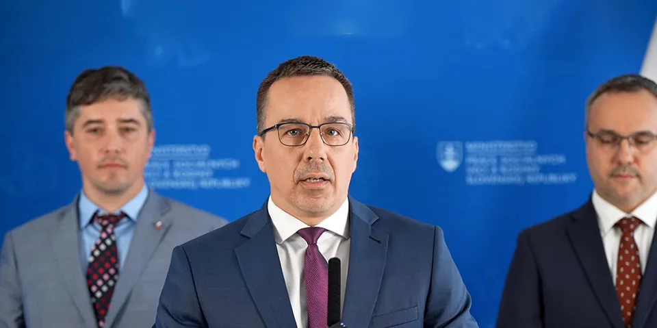 Read more about the article Tomu sa povie “podarená zábava”: Rodičia chlapca, ktorý mával s pištoľou pri prezidentovom dome majú problémy!
