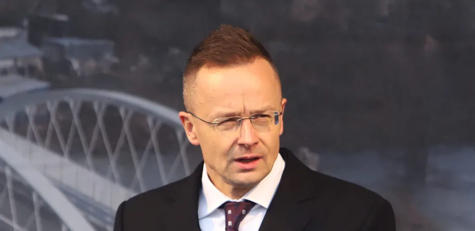 Read more about the article Szijjártóa vyšetruje polícia pre podozrenie zo spolupráce s Rusmi, tvrdí Magyar