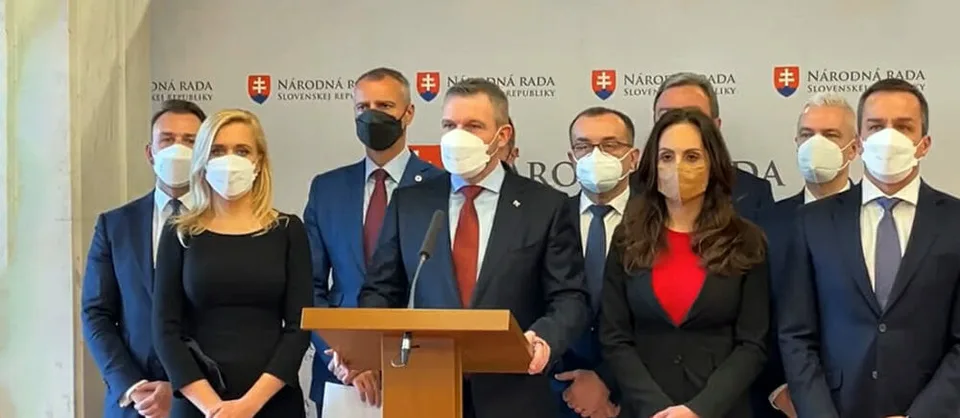 Read more about the article Poslanci Hlasu vyzvali vládu: Sústreďte sa najmä na zdravotníctvo!