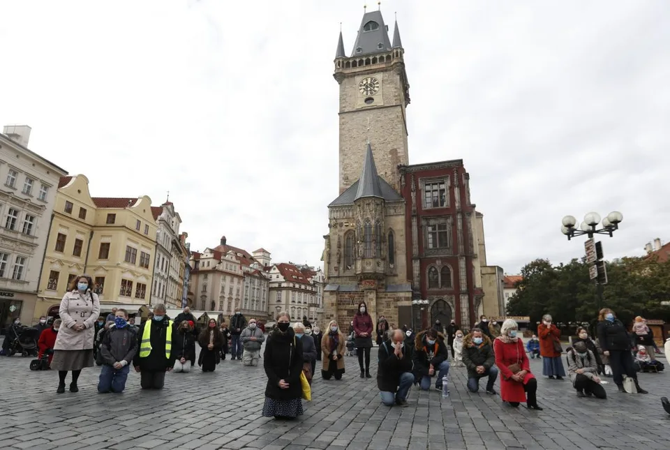 Read more about the article V Česku za pondelok pribudlo viac ako 10-tisíc nových prípadov nákazy koronavírusom