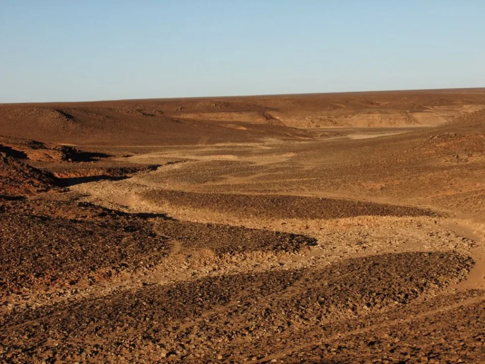 Read more about the article ŠOKUJÚCE Púšť Sahara je zaplavená modrými lagunámi vody! Toľko vody miestni nevideli desiatky rokov
