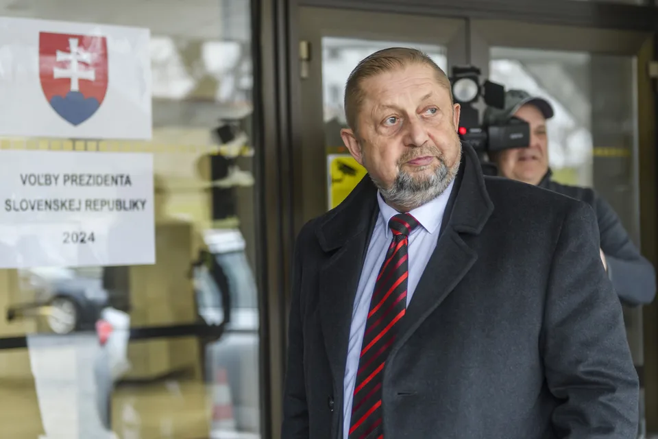 Read more about the article Protivládne médiá rozšírili hoax o Harabinovi, ktorý môže ovplyvniť voľby. Odrádza ľudí od Pellegriniho