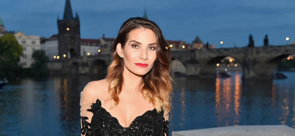 Read more about the article Česká moderátorka Decastelo: „Áno mám botox a nafúknuté pery!“