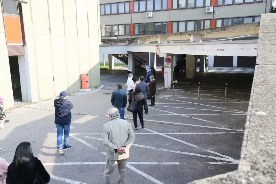 Read more about the article Starosta Ružinova ohlásil spoplatnenie testovania: Googlil som, stále najmenej v Bratislave!