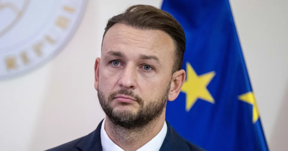 You are currently viewing Minister vnútra reaguje: „Naši predstavitelia majú právo komunikovať bez toho, aby ich niekto odpočúval!“