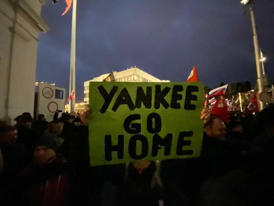 Read more about the article Šimečka uráža protestujúcich: Luza teraz vylieza do ulíc častejšie!