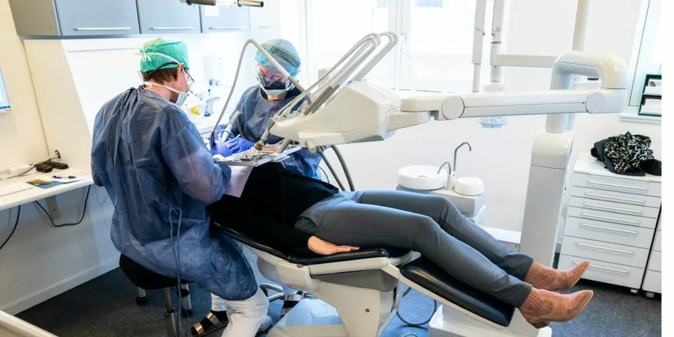 Read more about the article Rovnaké podmienky pre zubárov. Zákon im stanoví hodinovú mzdu