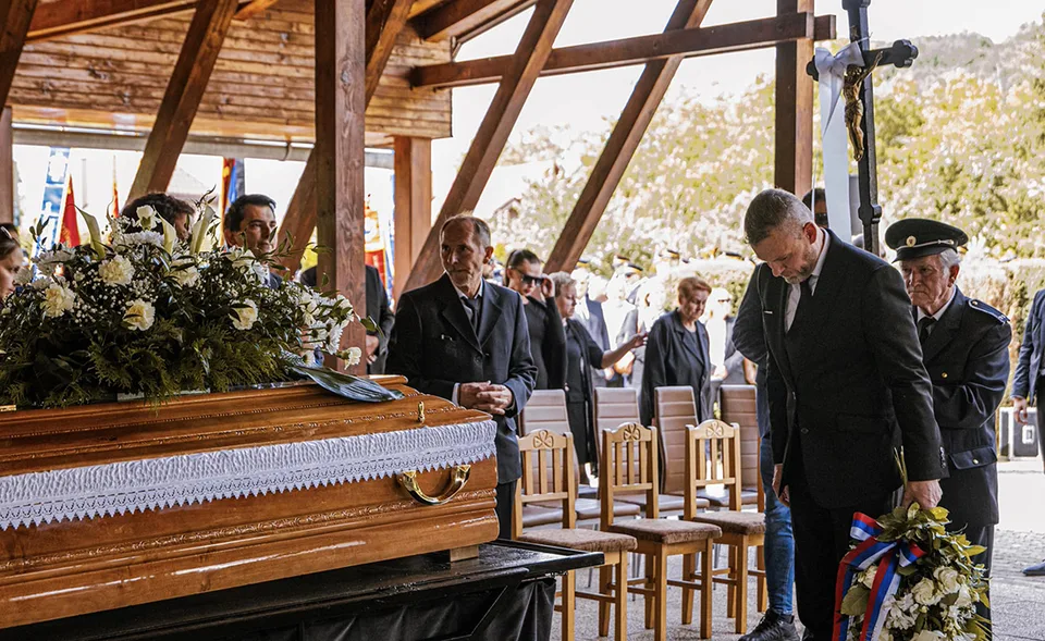 Read more about the article Zomreli počas toho, ako zachraňovali životy. Navždy sa rozlúčili s hasičmi Lukášom a Mariánom, prišiel aj prezident
