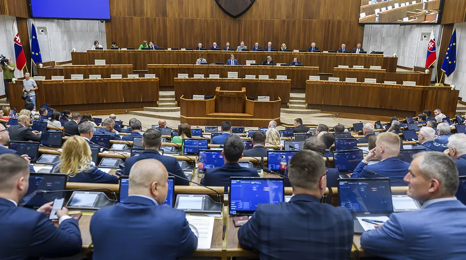 Read more about the article Poslanci schválili novelizáciu siedmich energetických zákonov