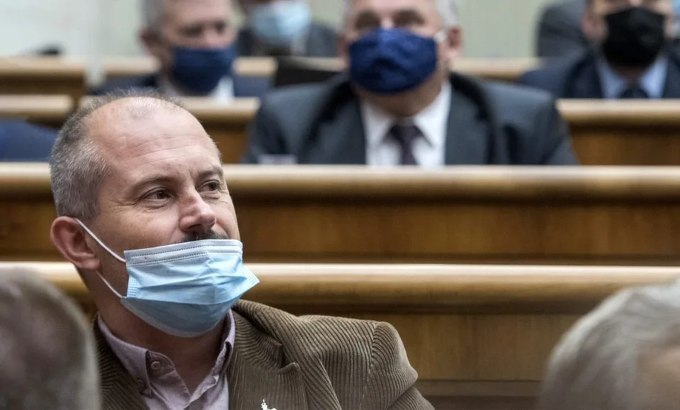 Read more about the article Vykázali ich! Kotlebovci sa odmietli preukázať negatívnym testom.