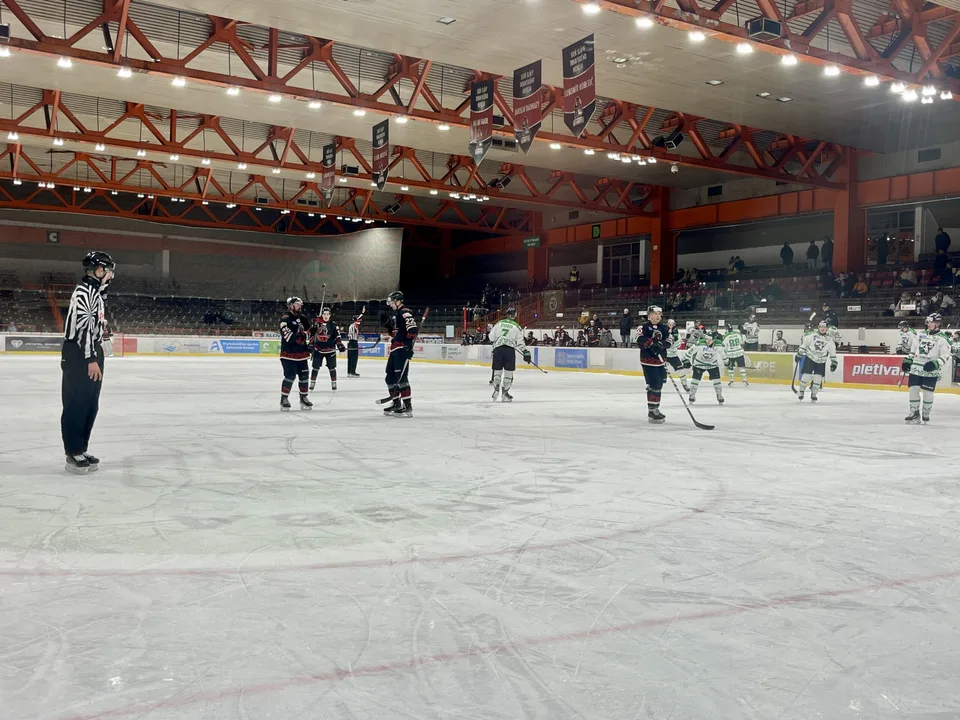 Read more about the article Gladiators Trnava prehrali prvý domáci zápas v roku, kľúčová bola prvá tretina