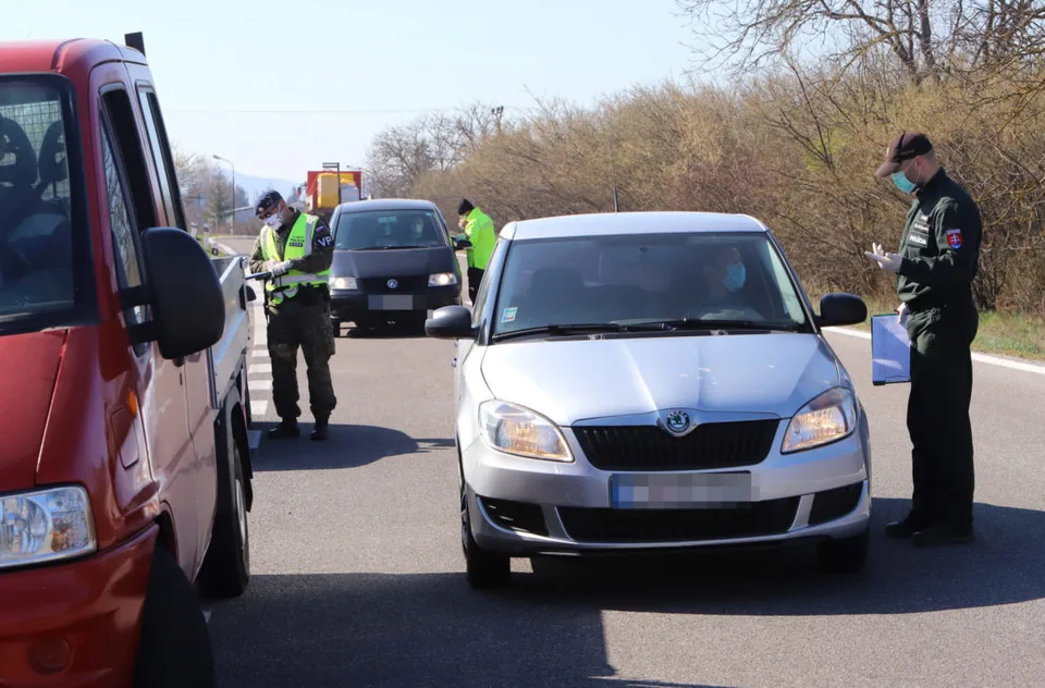 Read more about the article Buďte v strehu. Kto, okrem policajtov v rovnošate, vás môže skontrolovať?