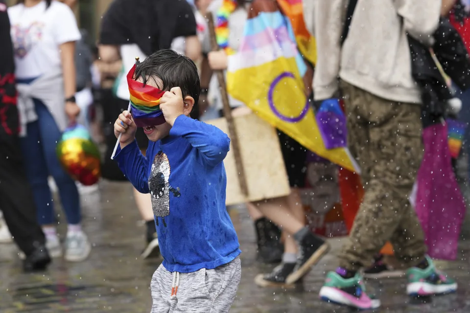 Read more about the article VIDEO V Prahe sa uskutočnil Dúhový pochod na podporu práv LGBT komunity. Vraj na ne stále čakajú