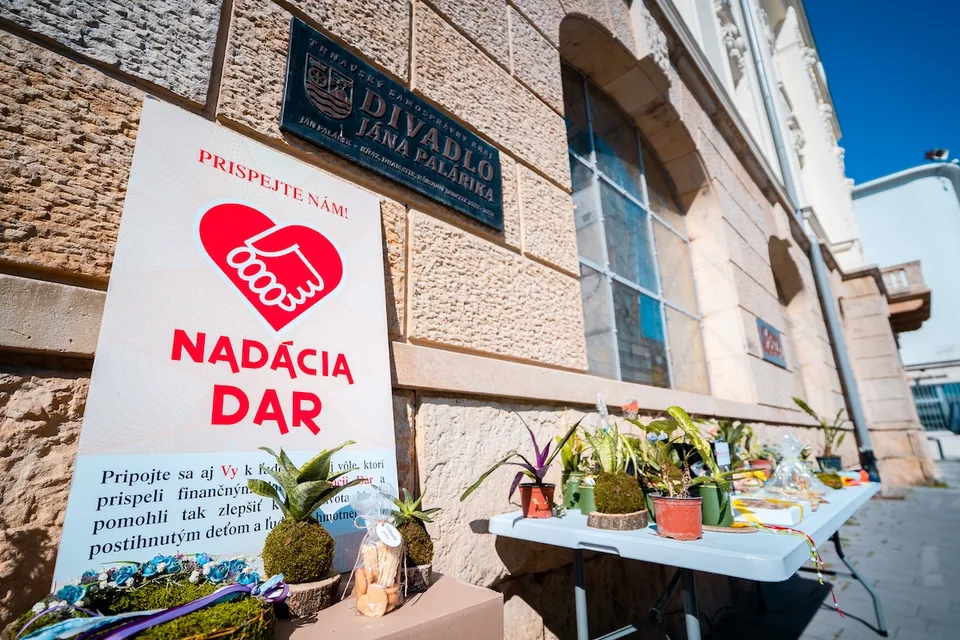 Read more about the article Vaša pomoc má silu meniť životy: Podporte župnú Nadáciu DAR dvoma percentami z dane