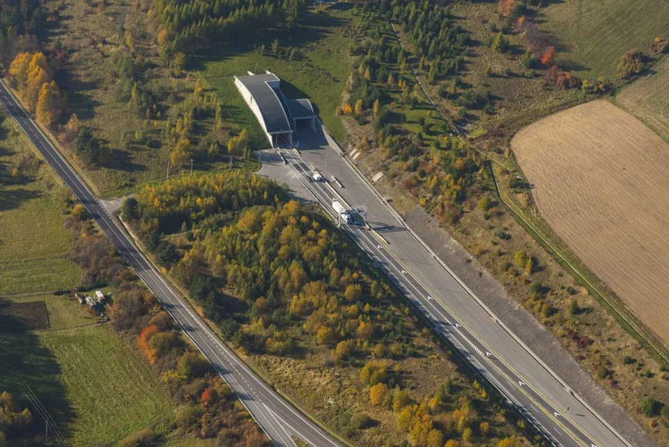 Read more about the article Vodiči pozor! Tunel Branisko je v oboch smeroch neprejazdný