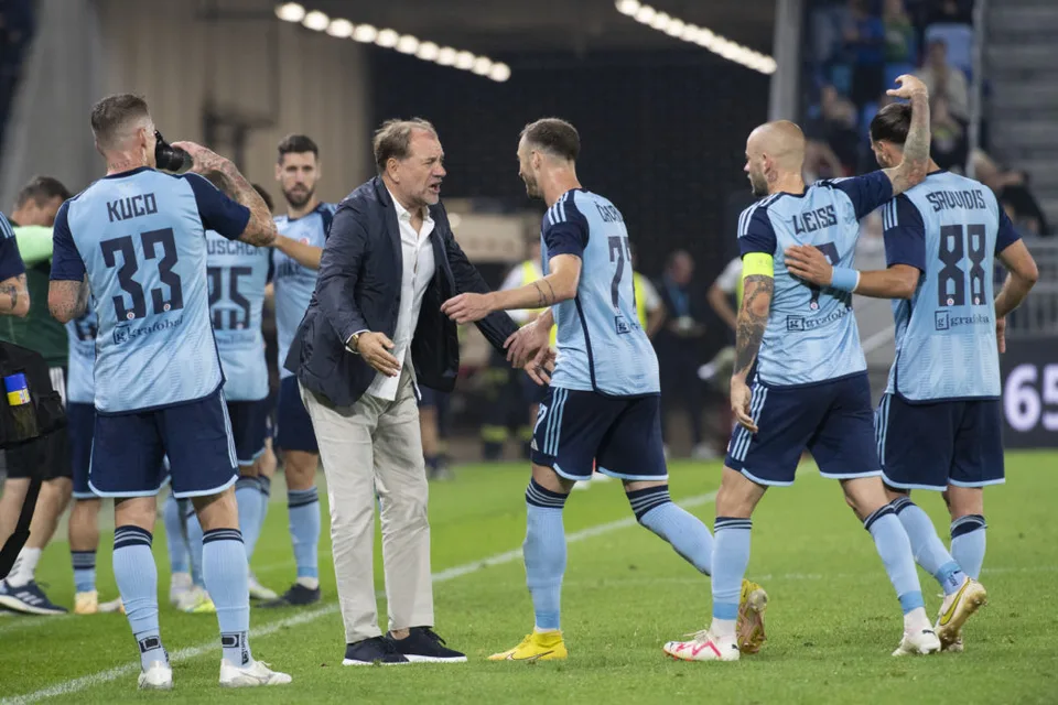 Read more about the article Slovan zvládol zápas s Mostarom: V ďalšom kole môže naraziť na tím, ktorý porazil Real!
