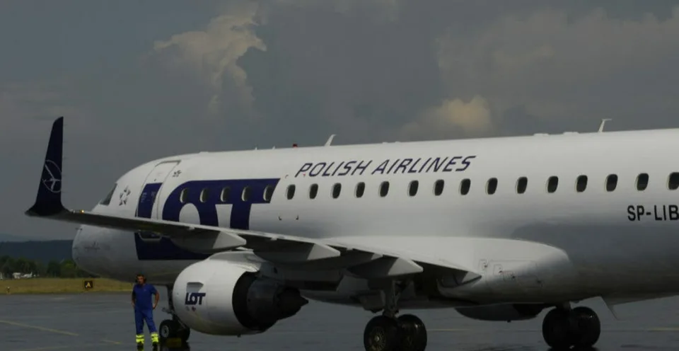 Read more about the article Zlý let s množstvom strachu? Stroj poľských aerolínií musel pristáť v Düsseldorfe!