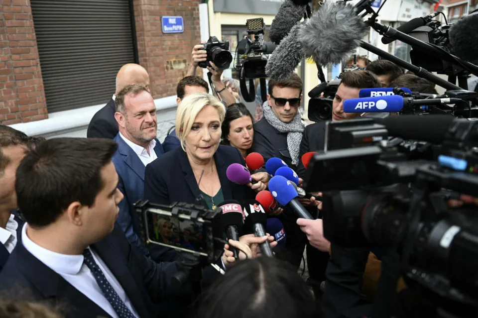 You are currently viewing Po Le Penovej odsúdení sa občania búria: Jej strana zvoláva masové protesty!