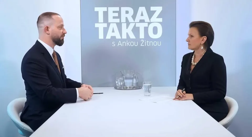 You are currently viewing M. Para hovoril u A. Žitnej o Santusovej, tíme Oblúk, o čurillovcoch aj ich rodinných príslušníčkach