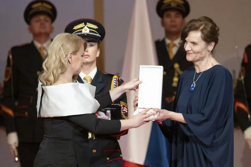Read more about the article FOTO Koho ocenila Čaputová? Prezidentka udelila 25 štátnych vyznamenaní