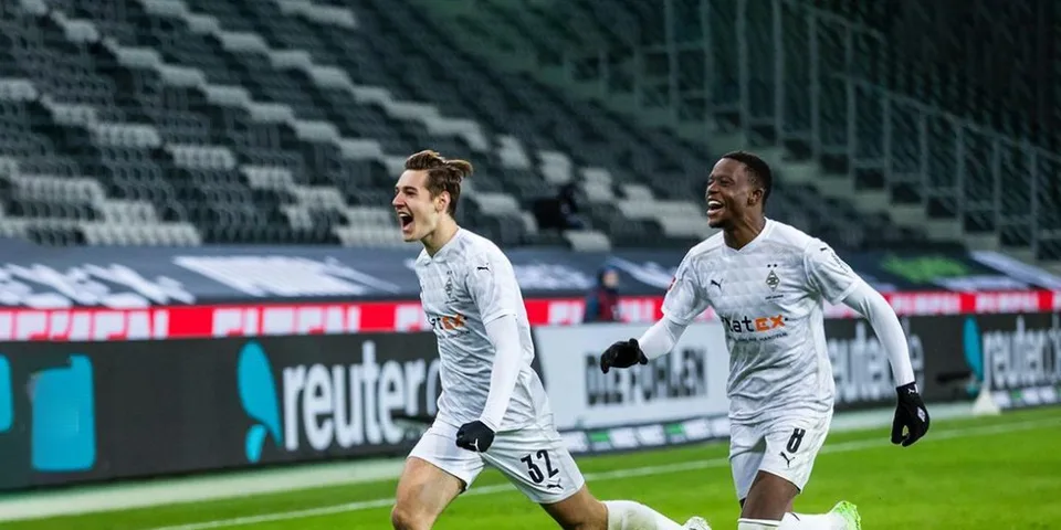 Read more about the article Bayern premrhal dvojgólový náskok v zápase s Mönchengladbachom