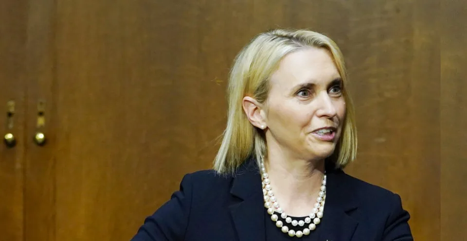 Read more about the article VIDEO Propaganda? Ambasáda USA v SR promuje rozhovor Brinkovej pre SME a zdieľa aj Naďa