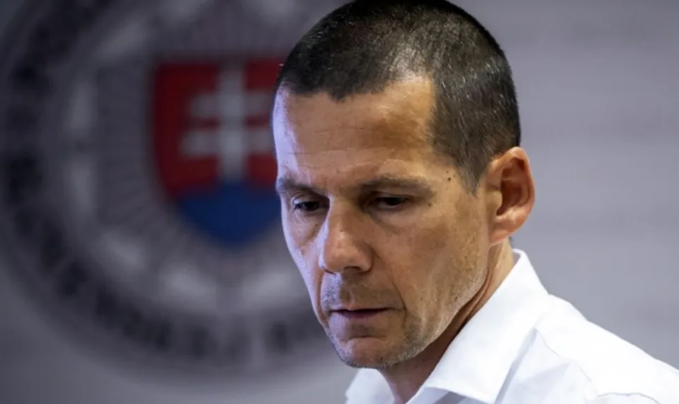 Read more about the article Hamranov vyhadzov má svoje opodstatnenie. Hrabko: Šéf polície sa nemá správať tak, ako sa správal on!