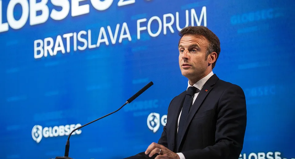 You are currently viewing Macron: Európa nesmie dovoliť, aby Rusko rozbilo jej bezpečnosť a jednotu!