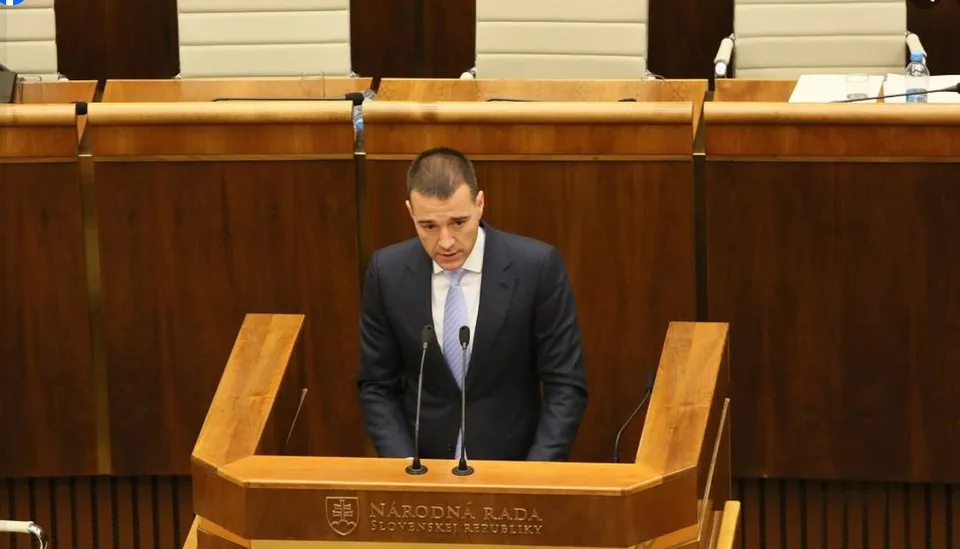 Read more about the article Drucker chce meniť sieť stredných škôl: Malé školy by sa mali spájať