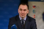 Miroslav Šatan počas tlačovej konferencie.
